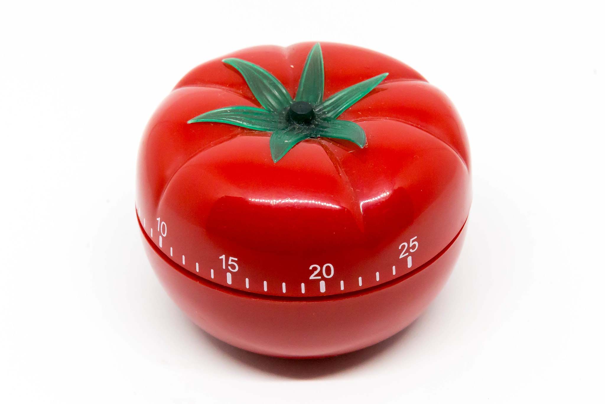 A tomato-shaped timer that goes up to 25 minutes